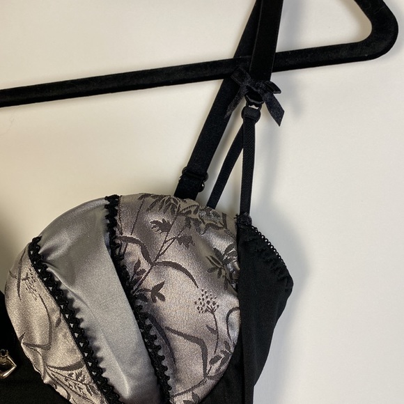 Vintage Y2K Open Back Camisole with Built in Bra! Small - Picture 3 of 5